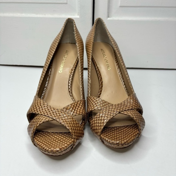 ARTURO CHIANG Alexis Snakeskin Leather Peep Toe Pumps Size 8.5 - Picture 3 of 11